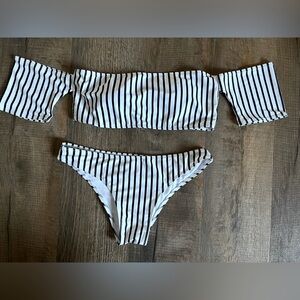 Zaful Swim Off-Shoulder Bikini. Excellent condition. Women’s size 8